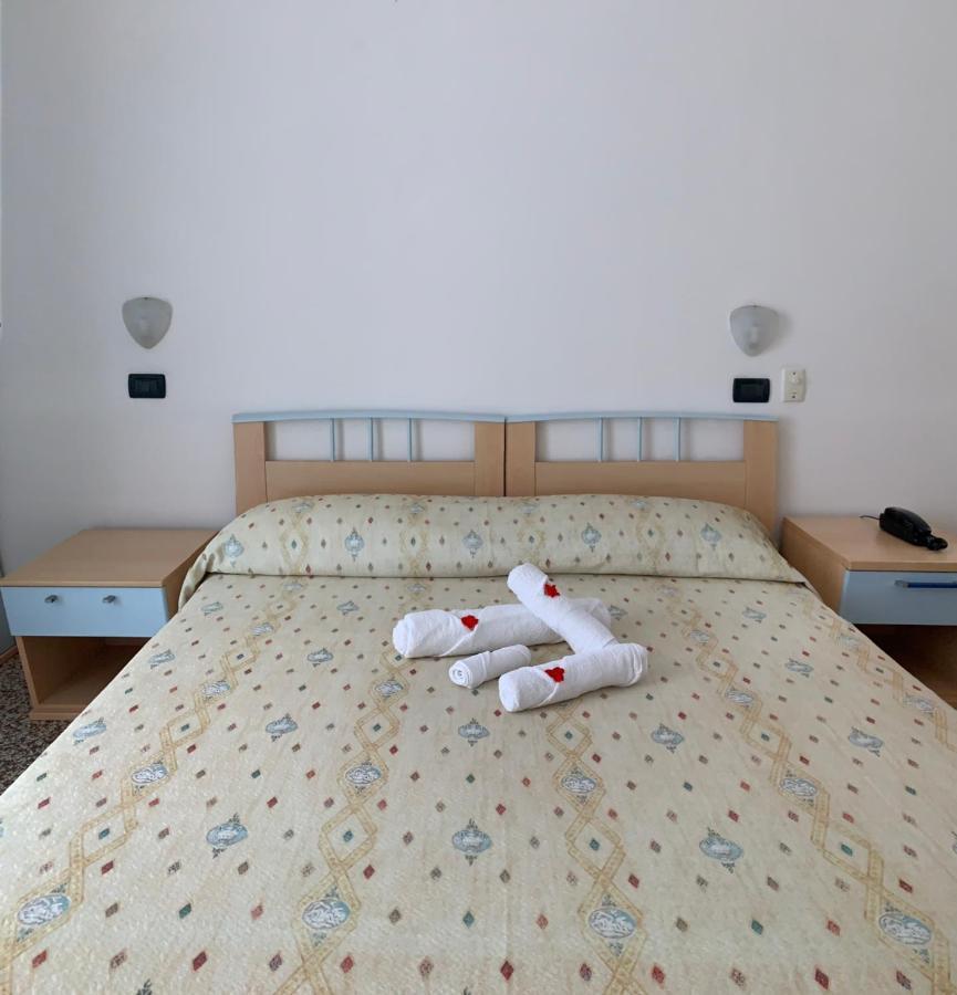 רימיני Hotel Del Vecchio מראה חיצוני תמונה
