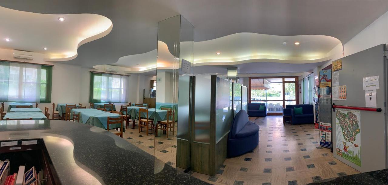 רימיני Hotel Del Vecchio מראה חיצוני תמונה