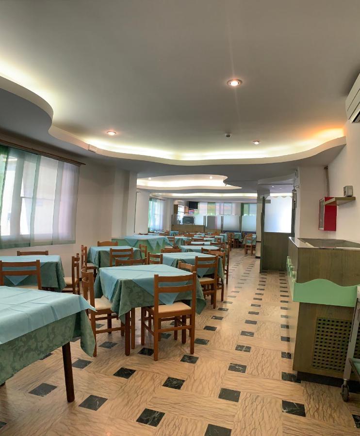 רימיני Hotel Del Vecchio מראה חיצוני תמונה