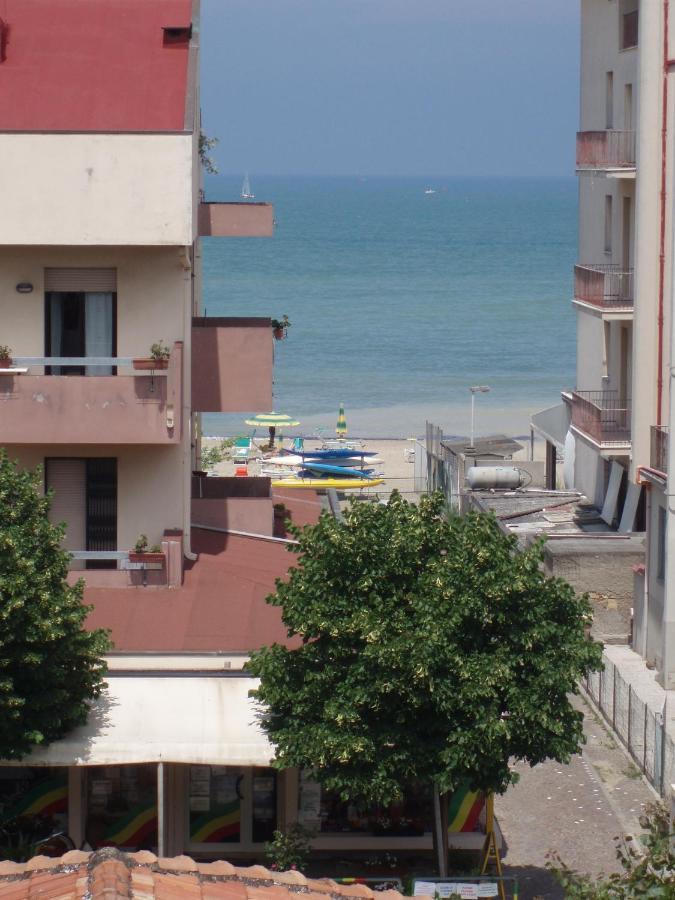 רימיני Hotel Del Vecchio מראה חיצוני תמונה